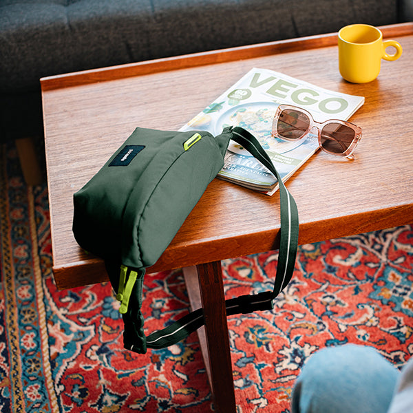 パックセーフ GO スリングパック