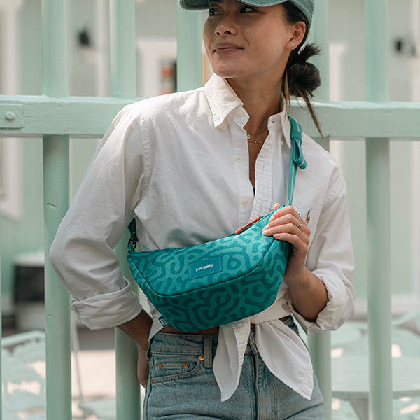 パックセーフ GO ルナークロスボディ